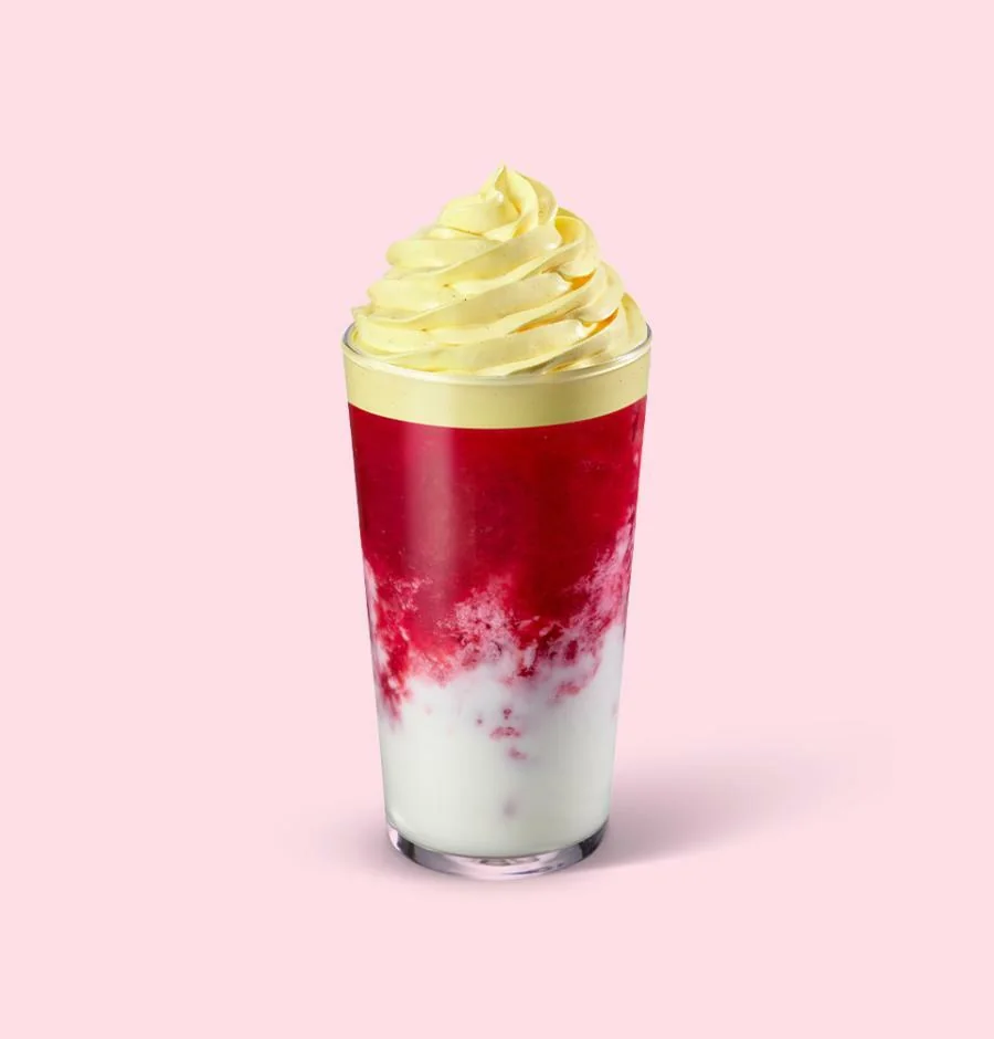 슈크림 딸기 라떼